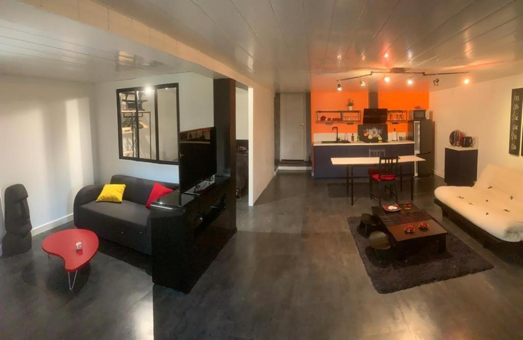 Apartamento Comme Dans Un Ecrin - T2 De 50 M² Avec Jardin, Terrasse Et Piscine Vernaison Exterior foto