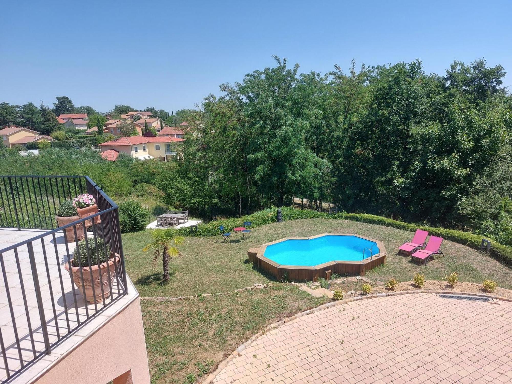 Apartamento Comme Dans Un Ecrin - T2 De 50 M² Avec Jardin, Terrasse Et Piscine Vernaison Exterior foto