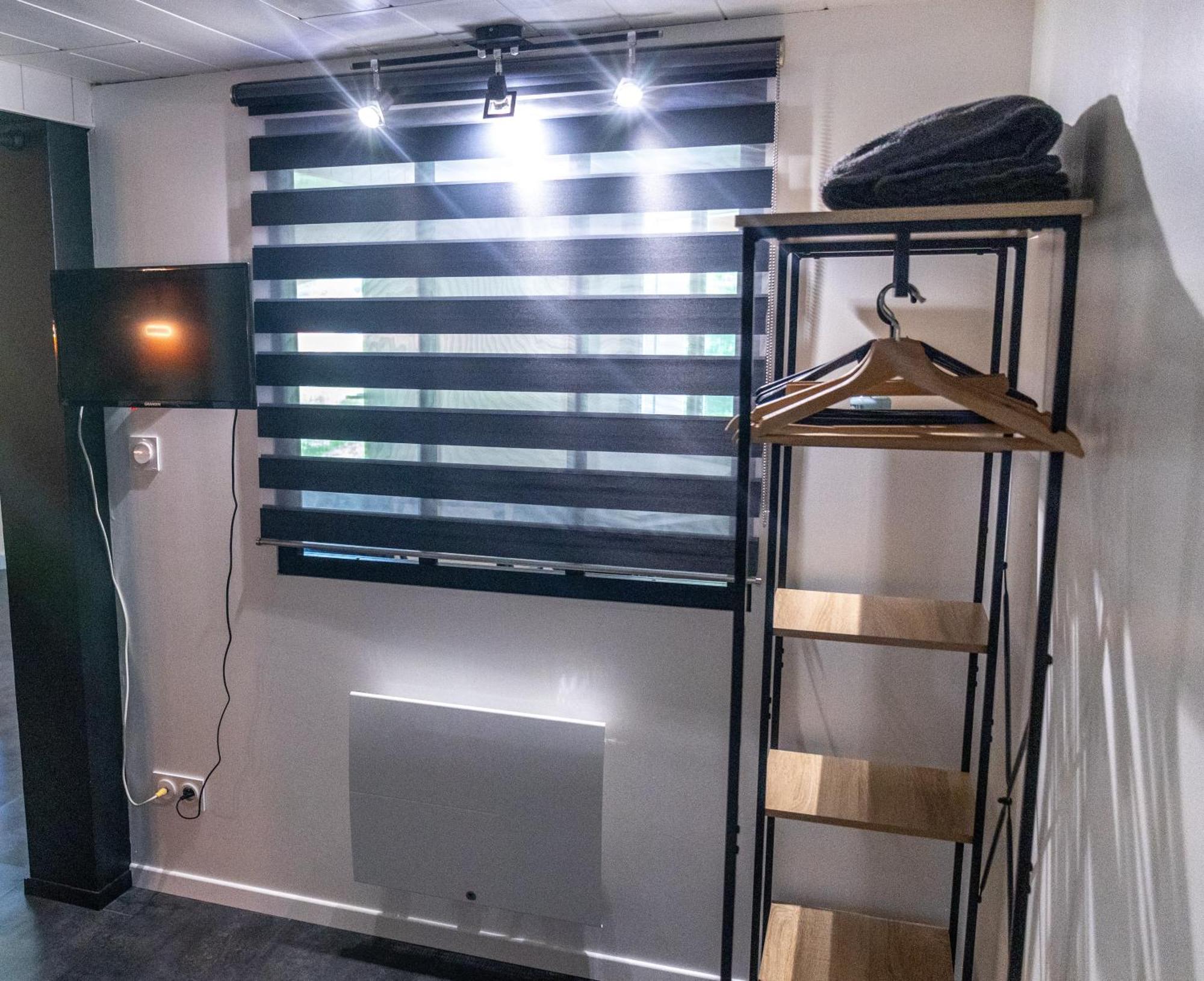 Apartamento Comme Dans Un Ecrin - T2 De 50 M² Avec Jardin, Terrasse Et Piscine Vernaison Exterior foto